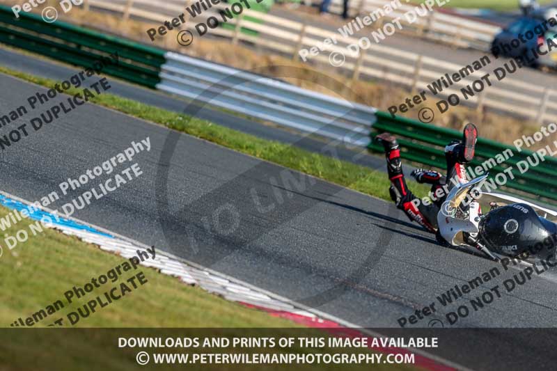 PJM Wedding Photography;enduro digital images;event digital images;eventdigitalimages;mallory park;mallory park photographs;mallory park trackday;mallory park trackday photographs;no limits trackdays;peter wileman photography;racing digital images;trackday digital images;trackday photos